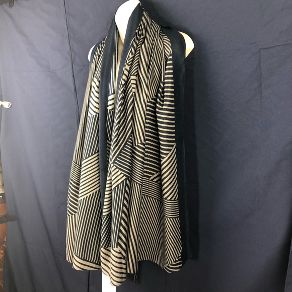 BNWT-SilkBlend Soft,Cozy GeoPrint Scarf/Shawl/Wrap - Picture 7 of 8